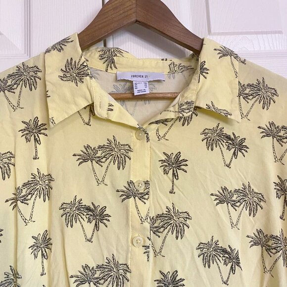 Forever 21+ - Palm tree Yellow button up Crop - Picture 3 of 8